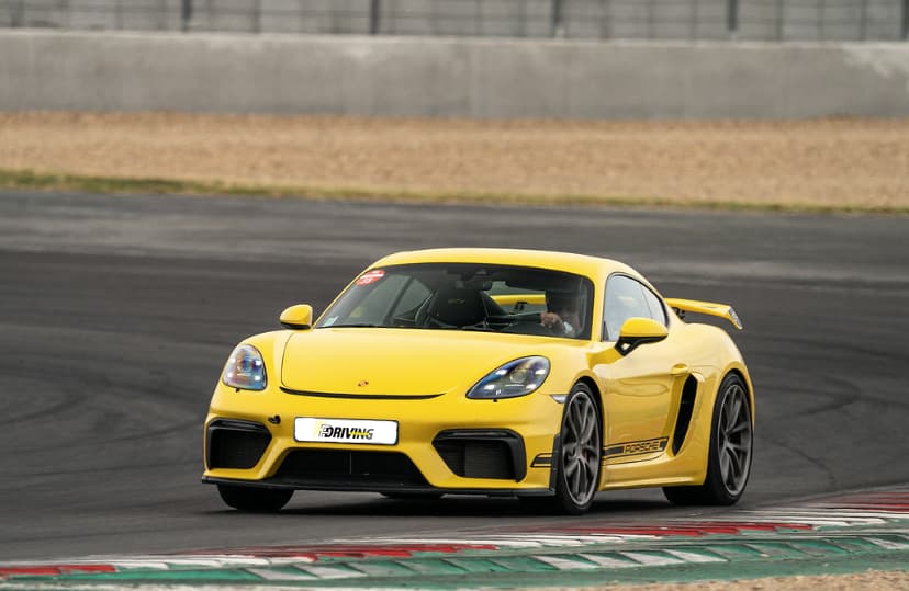 Porsche Cayman 718 GT4